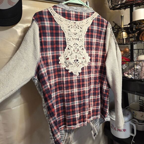 BKE Women's Textured Gray and Cream Cardigan - Picture 5 of 6